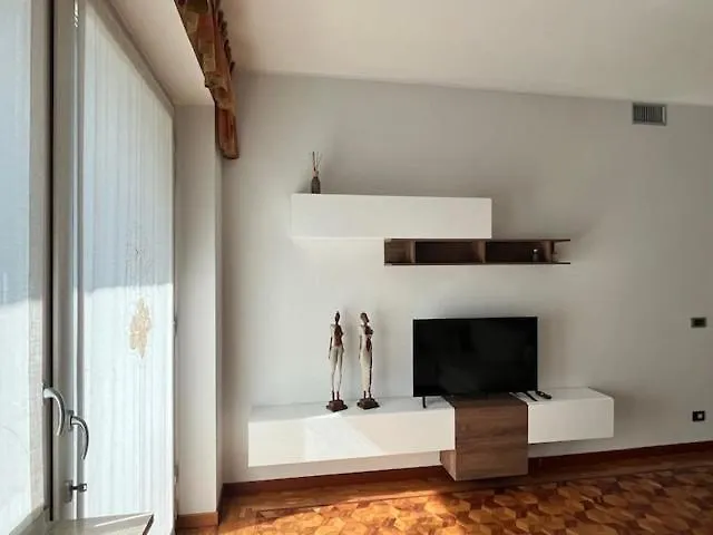 Turati Apartment *